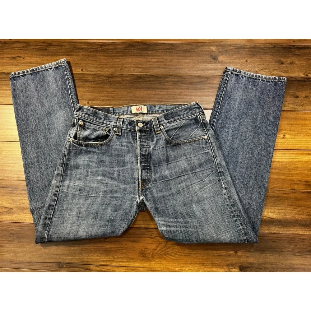 Vtg Y2K Levi 501 Jeans Mens 33x32 Blue Medium Wash Denim Button Fly Straight Leg